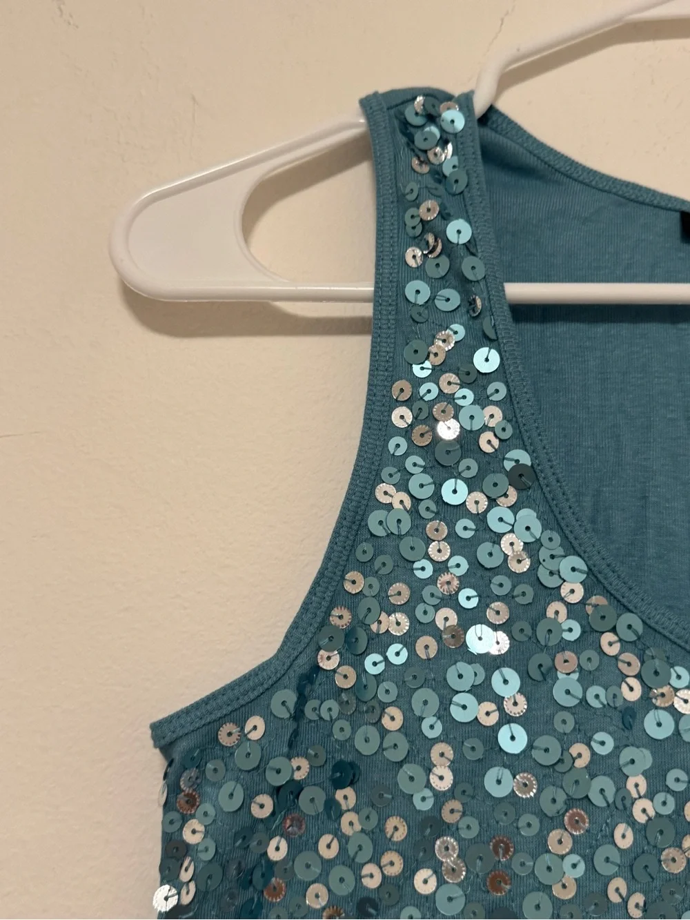 APT. 9‎ Women’s Blue Sequin Tank Top Sleeveless Scoop Neck Party Glitter size M